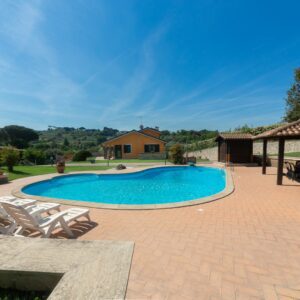 BELLISSIMA VILLA BIFAMILIARE CON PISCINA  AI CASTELLI ROMANI (FRASCATI) | Via Di Grotte Maria