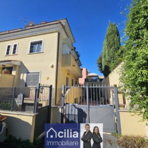 Villetta duplex con posto auto interno | Via Giacomo da Verona